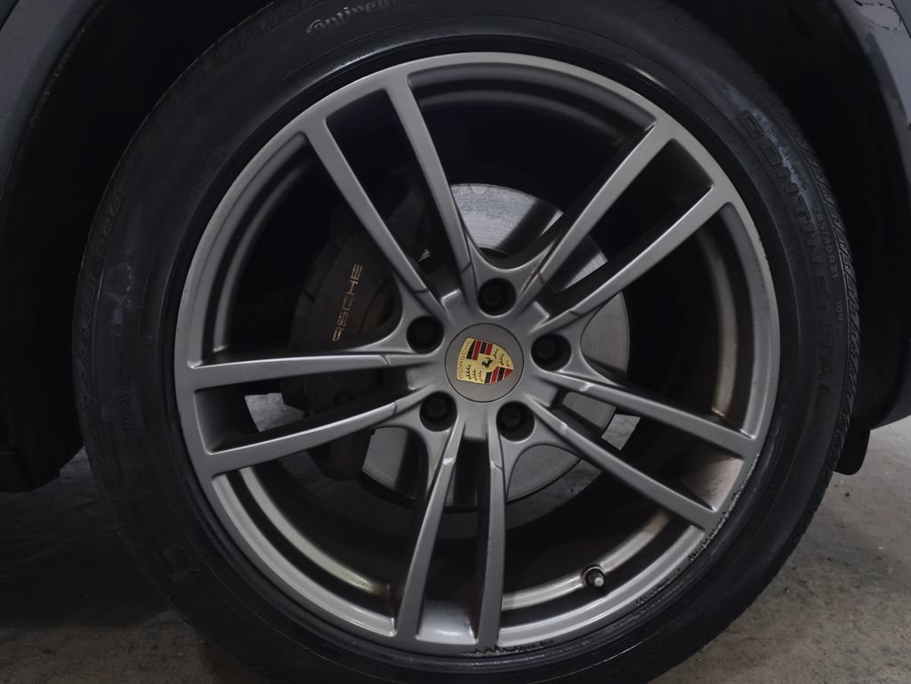 Used 2020 Porsche Cayenne AWD/4WD image 33