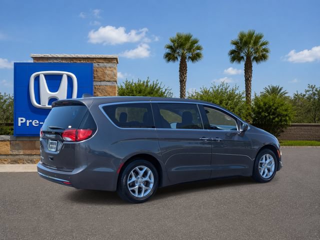 Used 2018 Chrysler Pacifica Touring Plus w/ Tire & Wheel Group FWD image 5