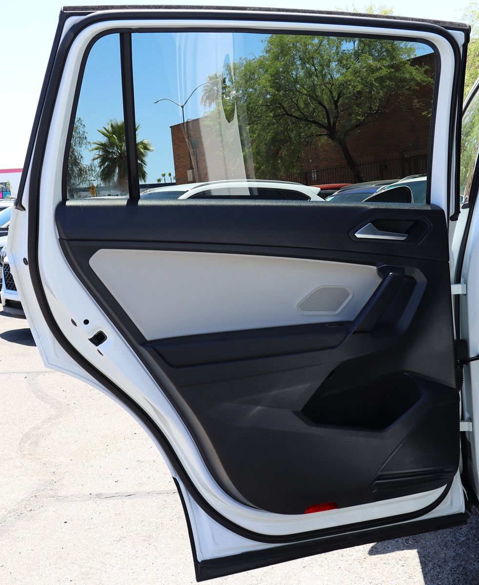 Used 2019 Volkswagen Tiguan SE w/ Panoramic Sunroof Package AWD/4WD image 29