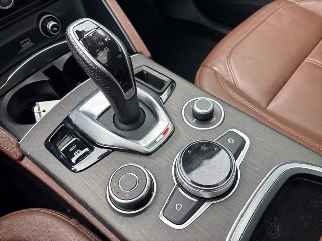 Used 2021 Alfa Romeo Stelvio Ti w/ Nero Edizione image 23