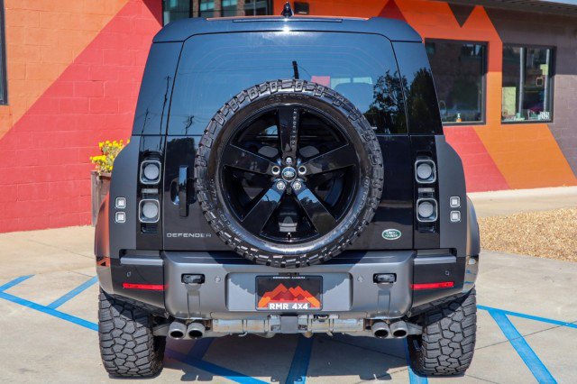 Used 2023 Land Rover Defender 90 V8 image 6