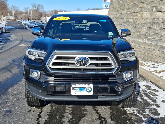 Used 2021 Toyota Tacoma Limited image 2