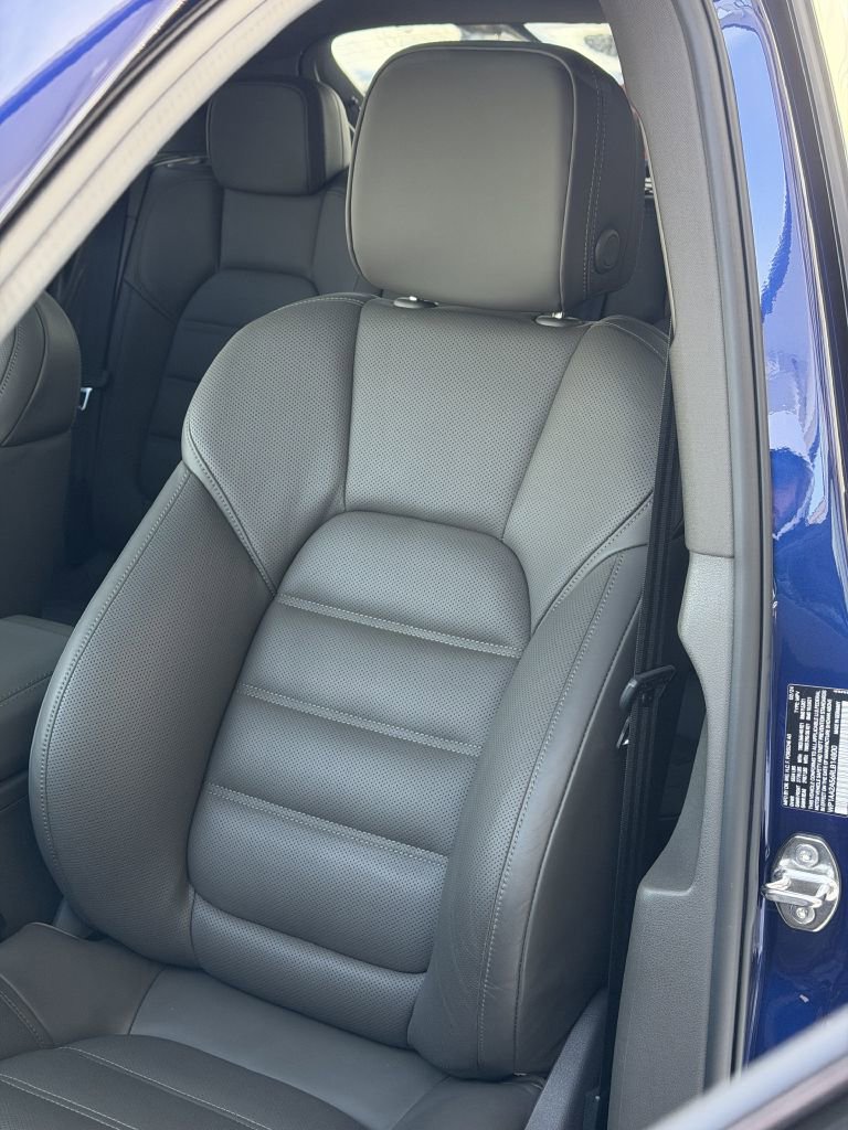 Used 2024 Porsche Macan BASE image 26