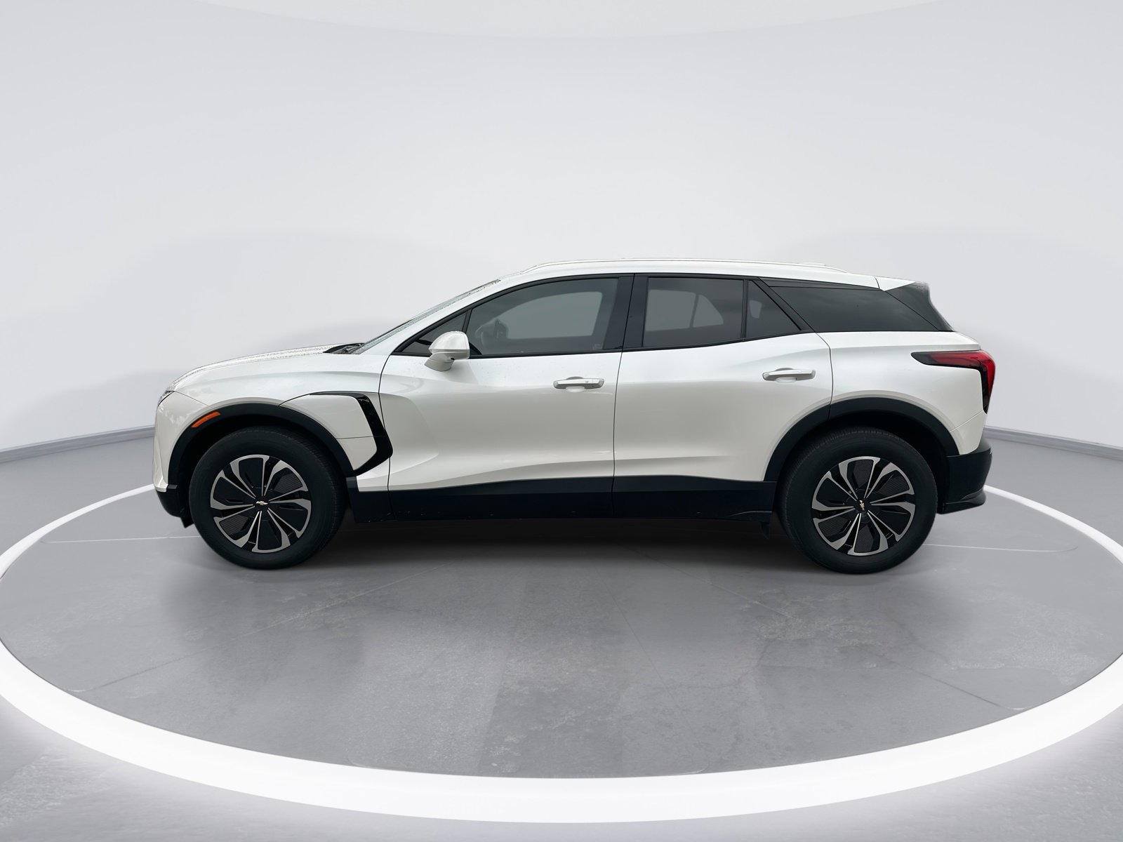 Used 2024 Chevrolet Blazer EV LT AWD/4WD image 6