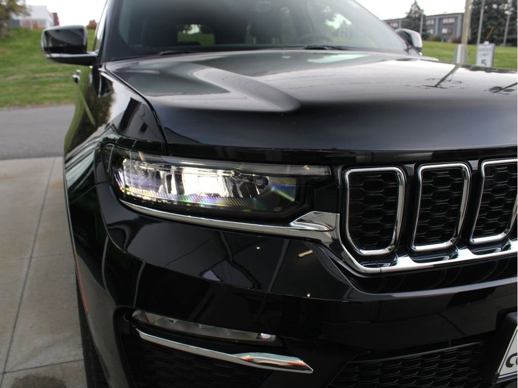 New 2025 Jeep Grand Cherokee Limited w/ Trailer Tow Package image 17
