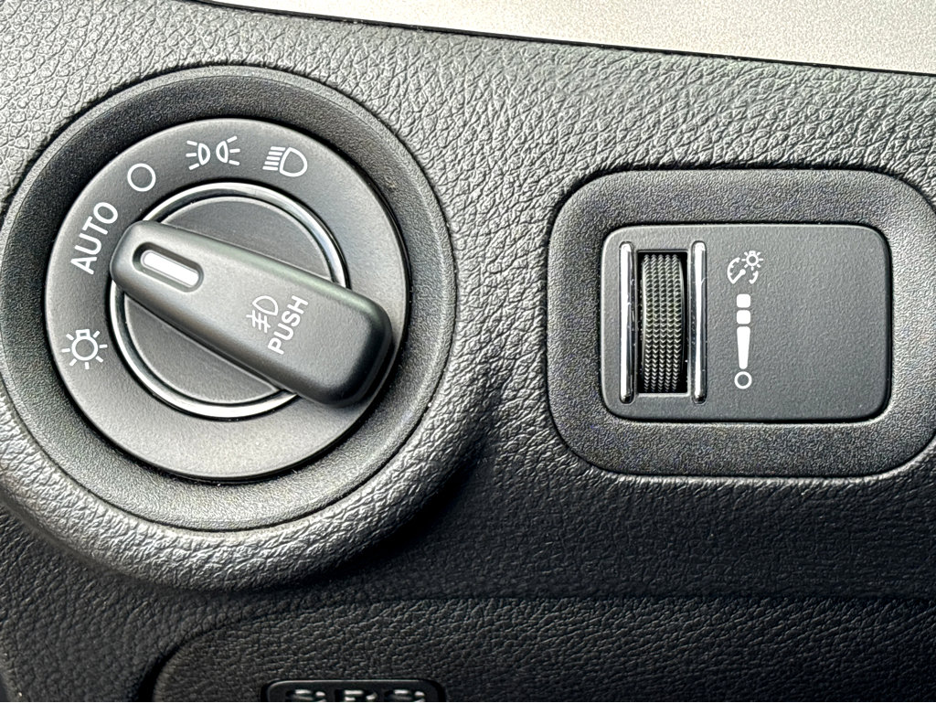 Used 2020 Dodge Journey Crossroad w/ Popular Equipment Group image 13