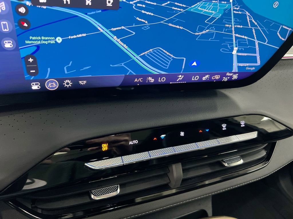 Used 2025 Buick Enclave Avenir w/ LPO, Floor Liner Package FWD image 17