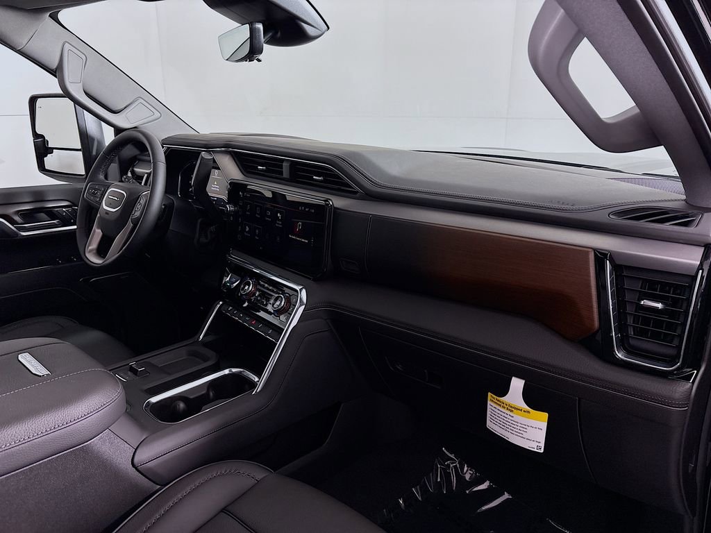 New 2025 GMC Sierra 3500 Denali w/ Denali Reserve Package image 30