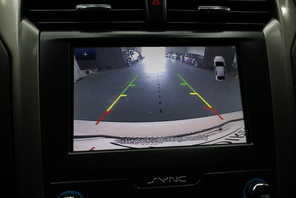 Used 2020 Ford Fusion SE image 23