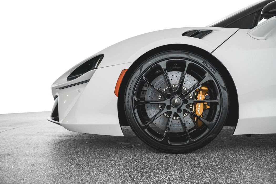 Used 2025 McLaren Artura Spider RWD image 48