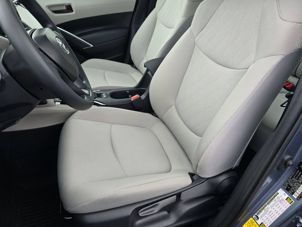 Used 2025 Toyota Corolla Cross L FWD image 16