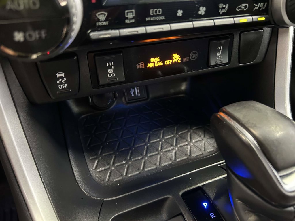 Used 2024 Toyota RAV4 XSE AWD/4WD image 22