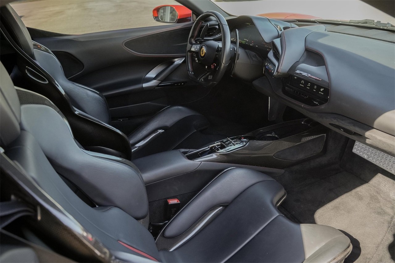 Used 2021 Ferrari SF90 Stradale Base image 32