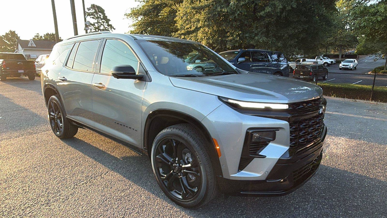 New 2027 Chevrolet Traverse RS w/ LPO, Floor Liner Package FWD image 7