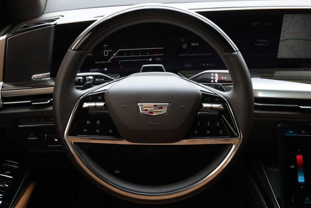 Used 2025 Cadillac Escalade Premium Luxury image 15