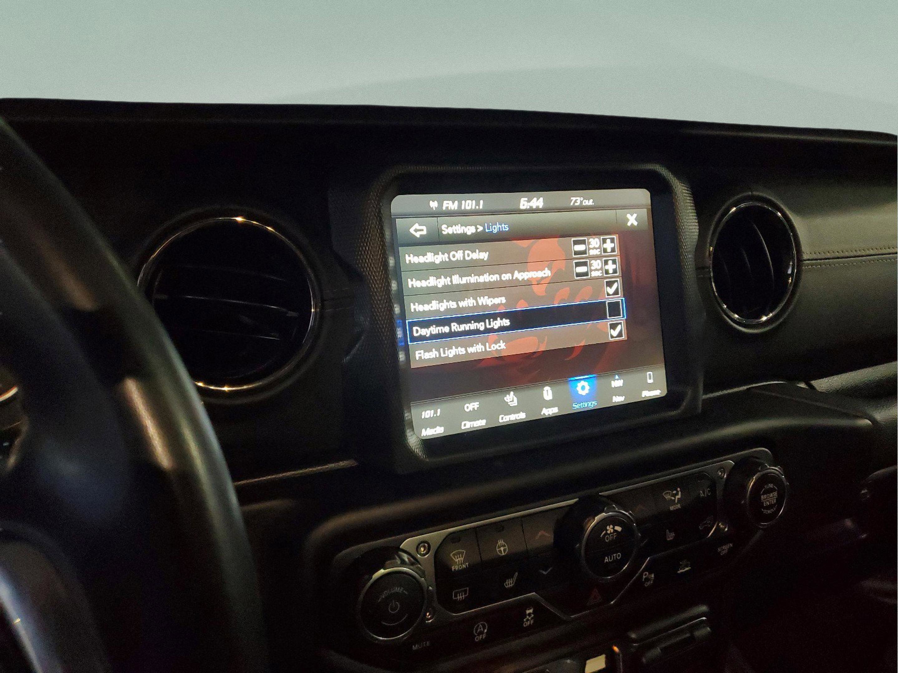Used 2023 Jeep Gladiator Overland AWD/4WD image 17