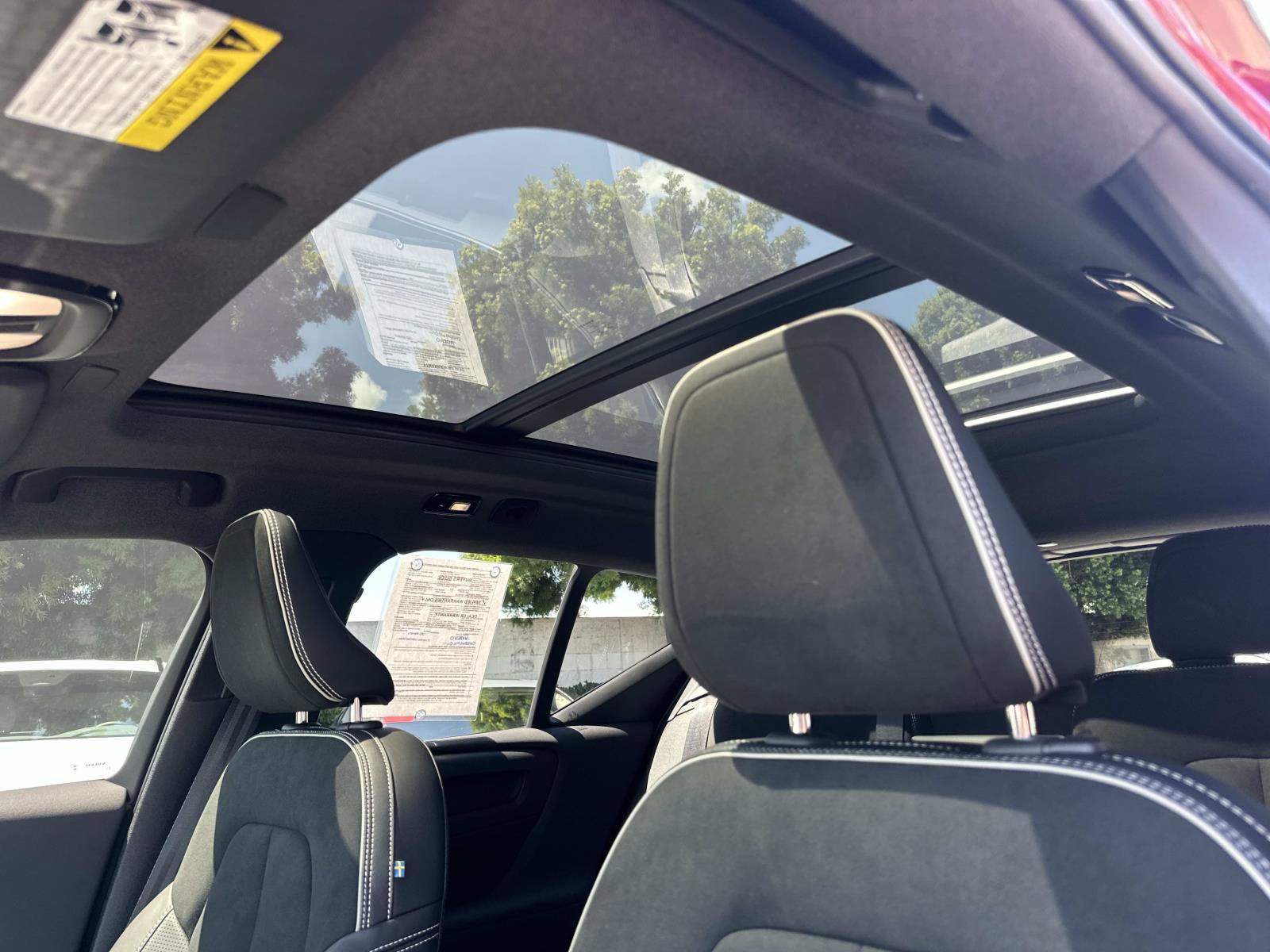 Certified 2021 Volvo XC40 P8 Recharge w/ Advanced Package image 35