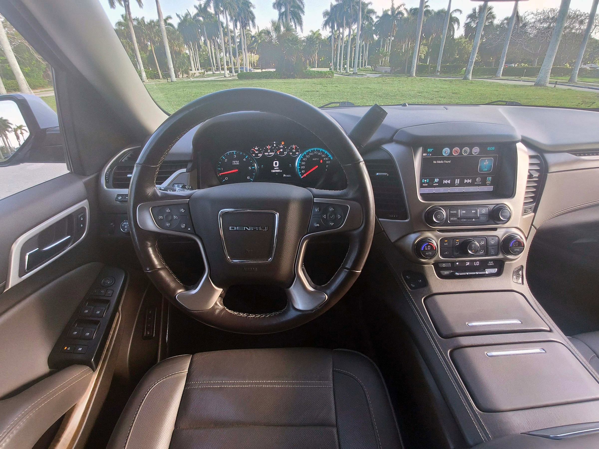 Used 2018 GMC Yukon Denali w/ Enhanced Security Package AWD/4WD image 7