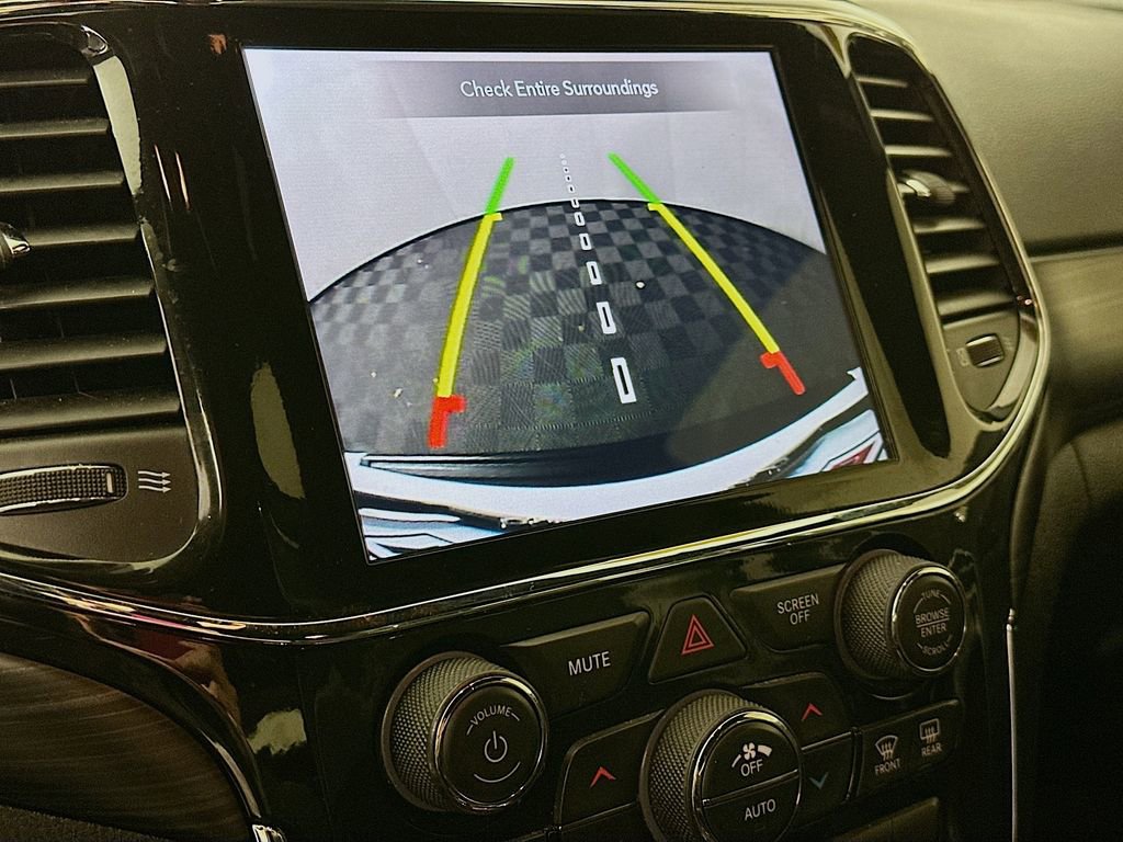 Certified 2022 Jeep Grand Cherokee Laredo X image 23