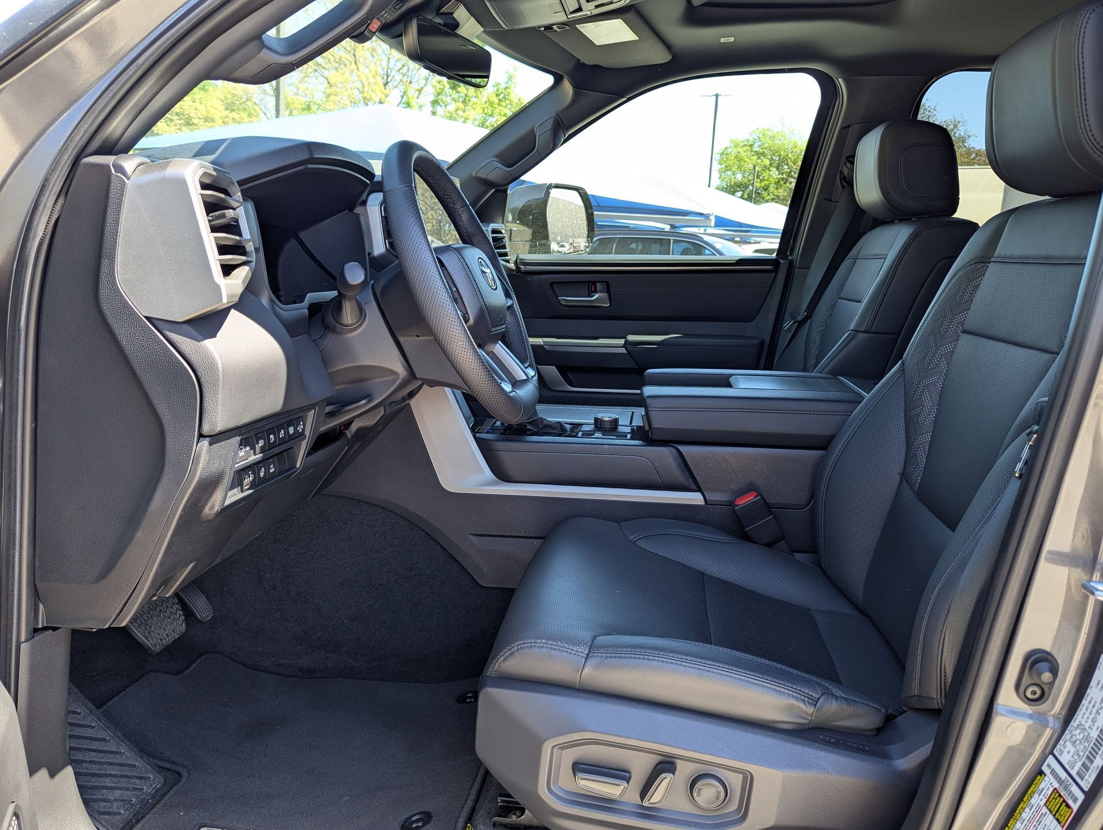 Used 2025 Toyota Sequoia SR5 w/ SR5 Premium Package AWD/4WD image 9