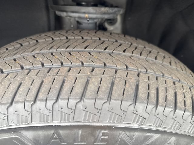 Used 2026 Chevrolet Traverse LT AWD/4WD image 32
