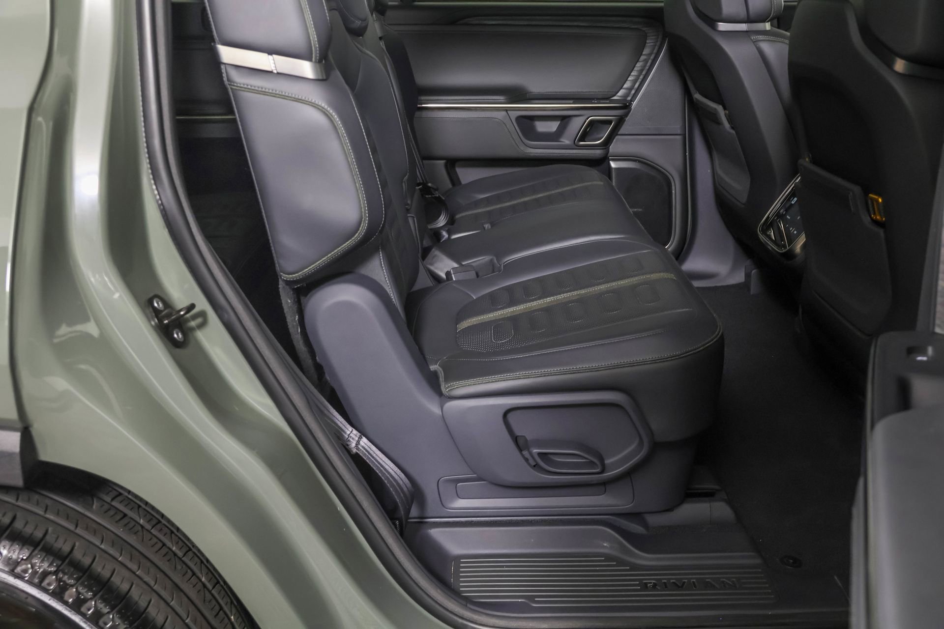 Used 2022 Rivian R1S Launch Edition image 42