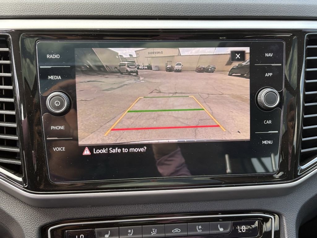 Used 2022 Volkswagen Atlas SEL Premium image 19