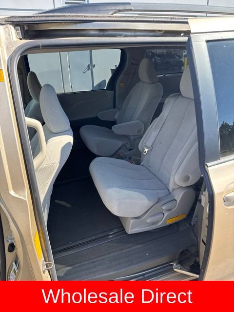 Used 2011 Toyota Sienna LE FWD image 10