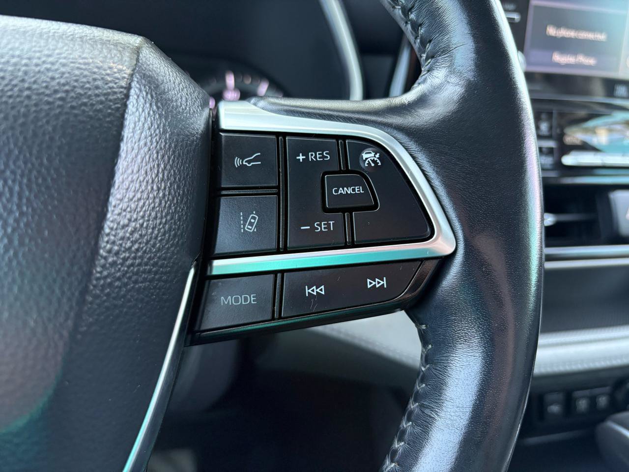 Used 2021 Toyota Highlander Limited FWD image 29