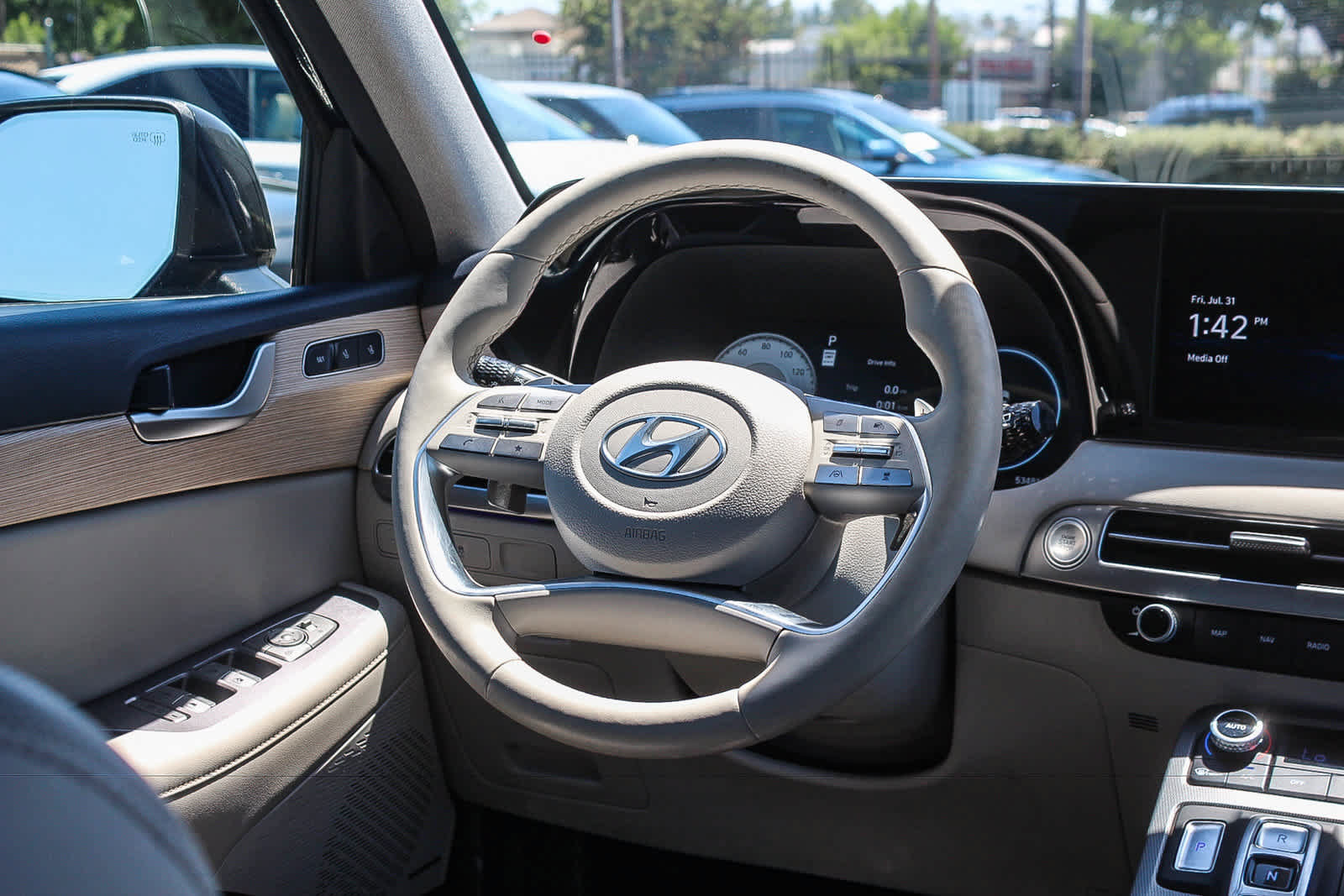 Certified 2024 Hyundai Palisade Limited FWD image 19