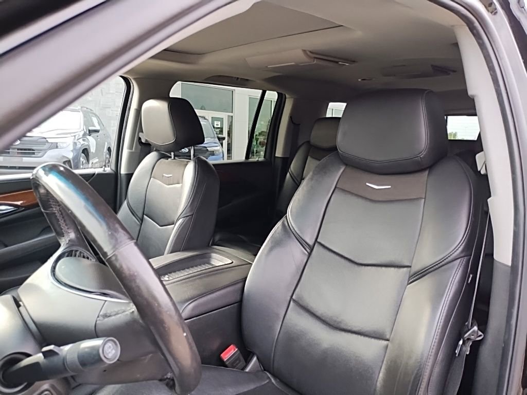 Used 2018 Cadillac Escalade ESV Premium Luxury AWD/4WD image 25