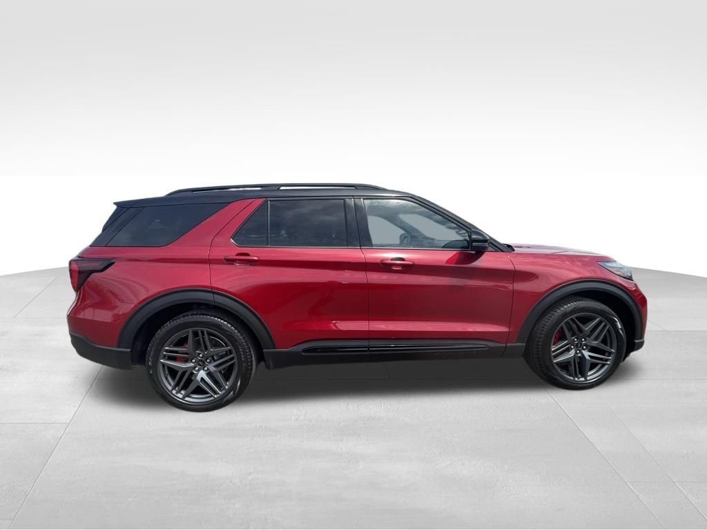 Used 2025 Ford Explorer ST AWD/4WD image 14