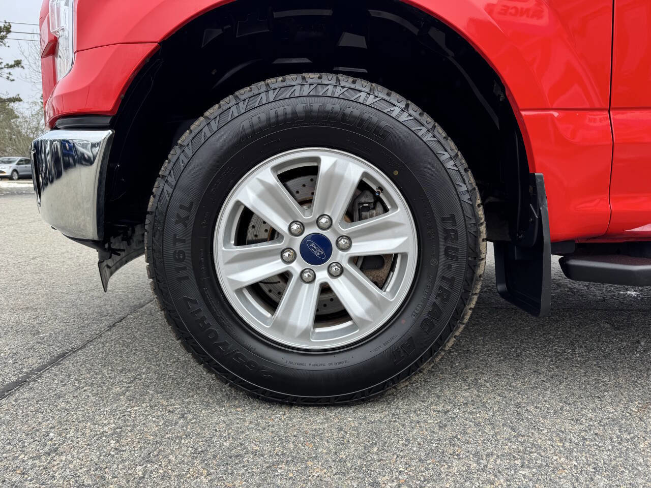 Used 2015 Ford F150 XLT w/ Equipment Group 301A Mid AWD/4WD image 4