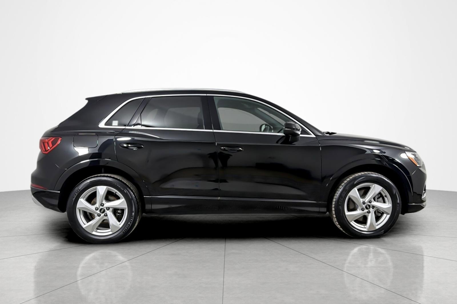 Used 2021 Audi Q3 2.0T Premium w/ Convenience Package image 6
