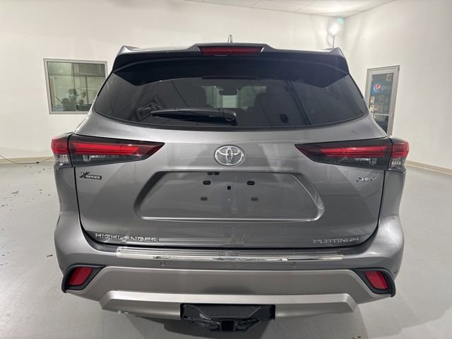 New 2026 Toyota Highlander Platinum image 8
