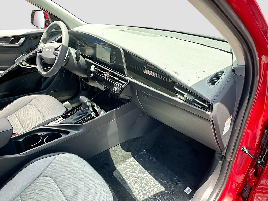 New 2026 Kia Niro FWD image 30