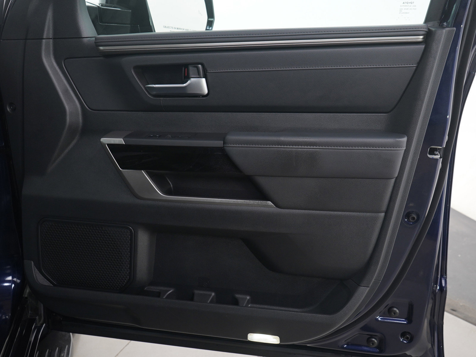 Used 2025 Toyota Sequoia Limited image 12