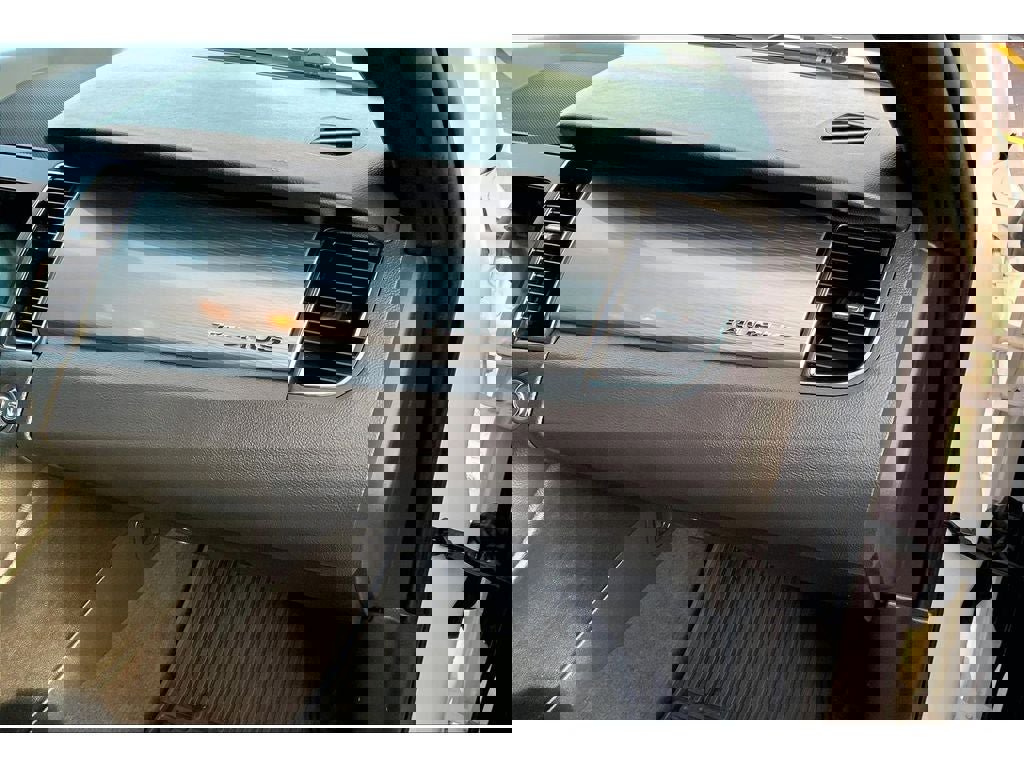 Used 2019 Ford Taurus SEL w/ Equipment Group 201A image 17