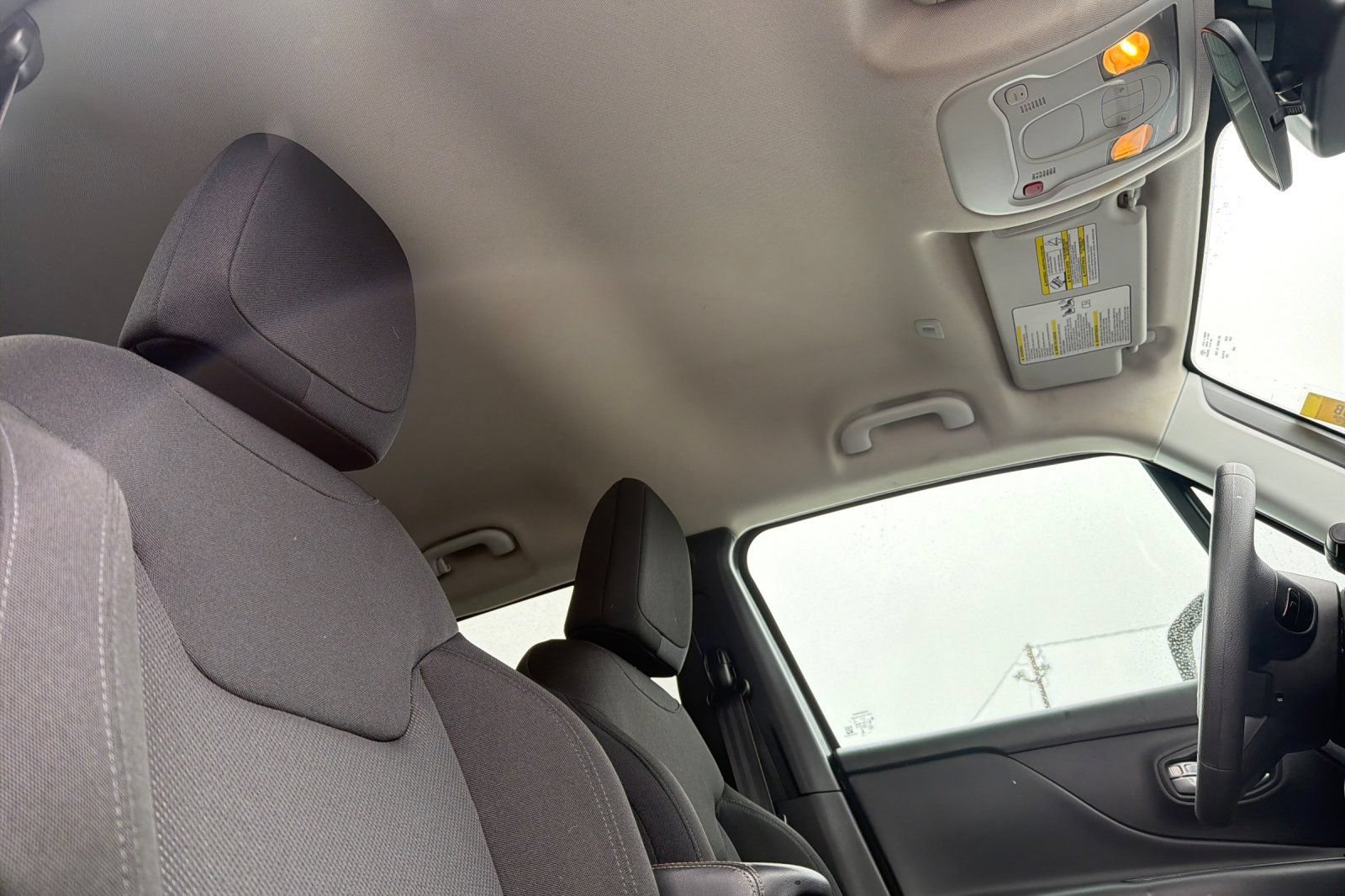 Used 2023 Jeep Renegade Latitude AWD/4WD image 14