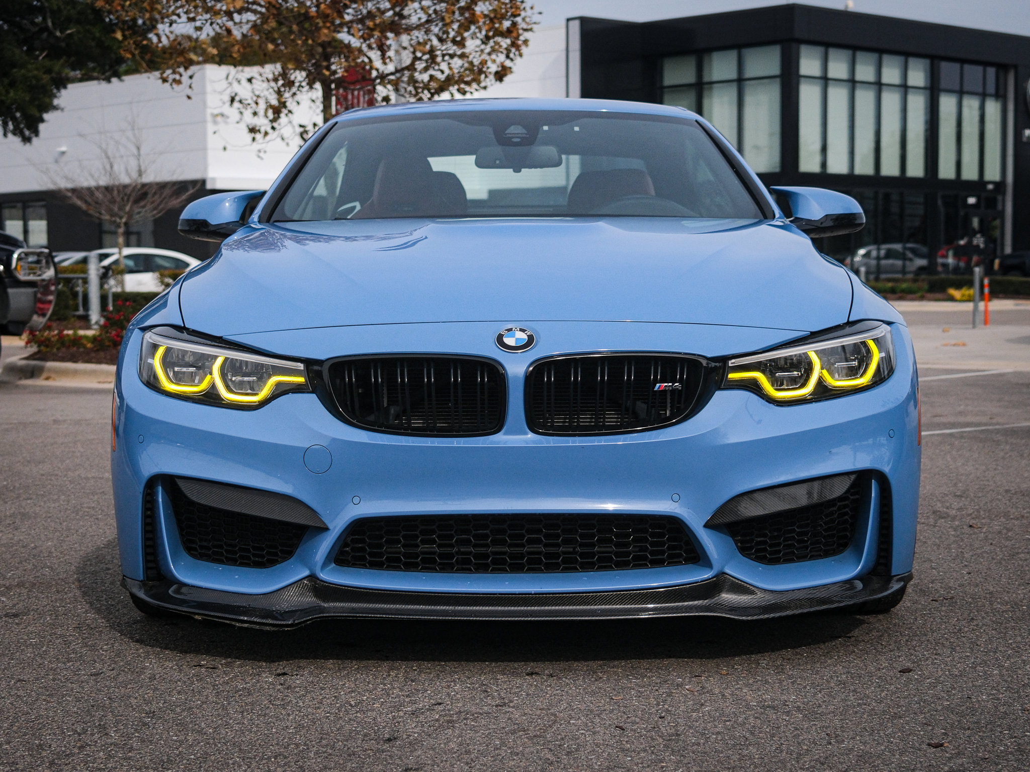 Used 2018 BMW M4 Convertible image 3