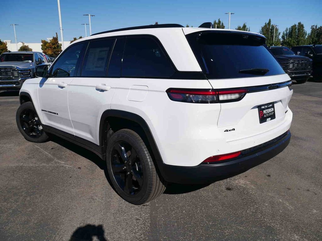 New 2025 Jeep Grand Cherokee Limited w/ Luxury Tech Group II image 18