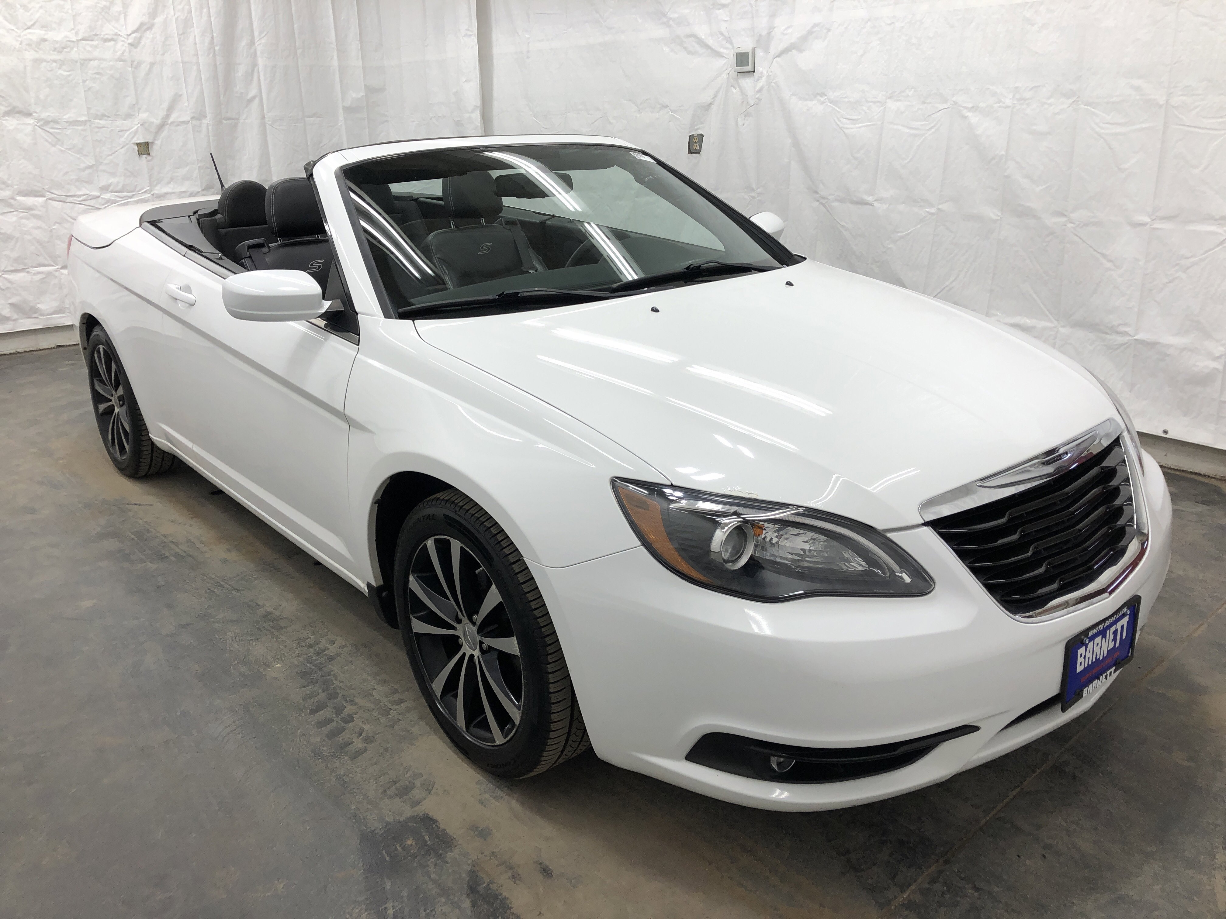 Used 2013 Chrysler 200 S image 4