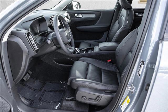 Used 2023 Volvo XC40 B5 Ultimate w/ Protection Package Premier image 12