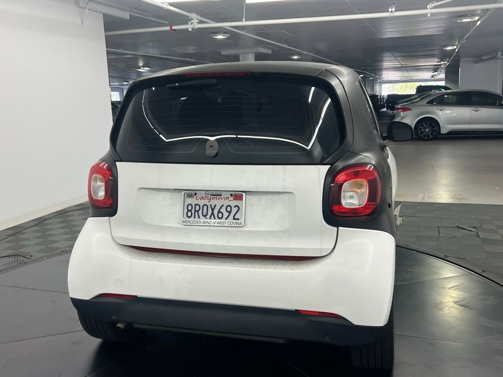 Used 2016 smart fortwo passion image 3
