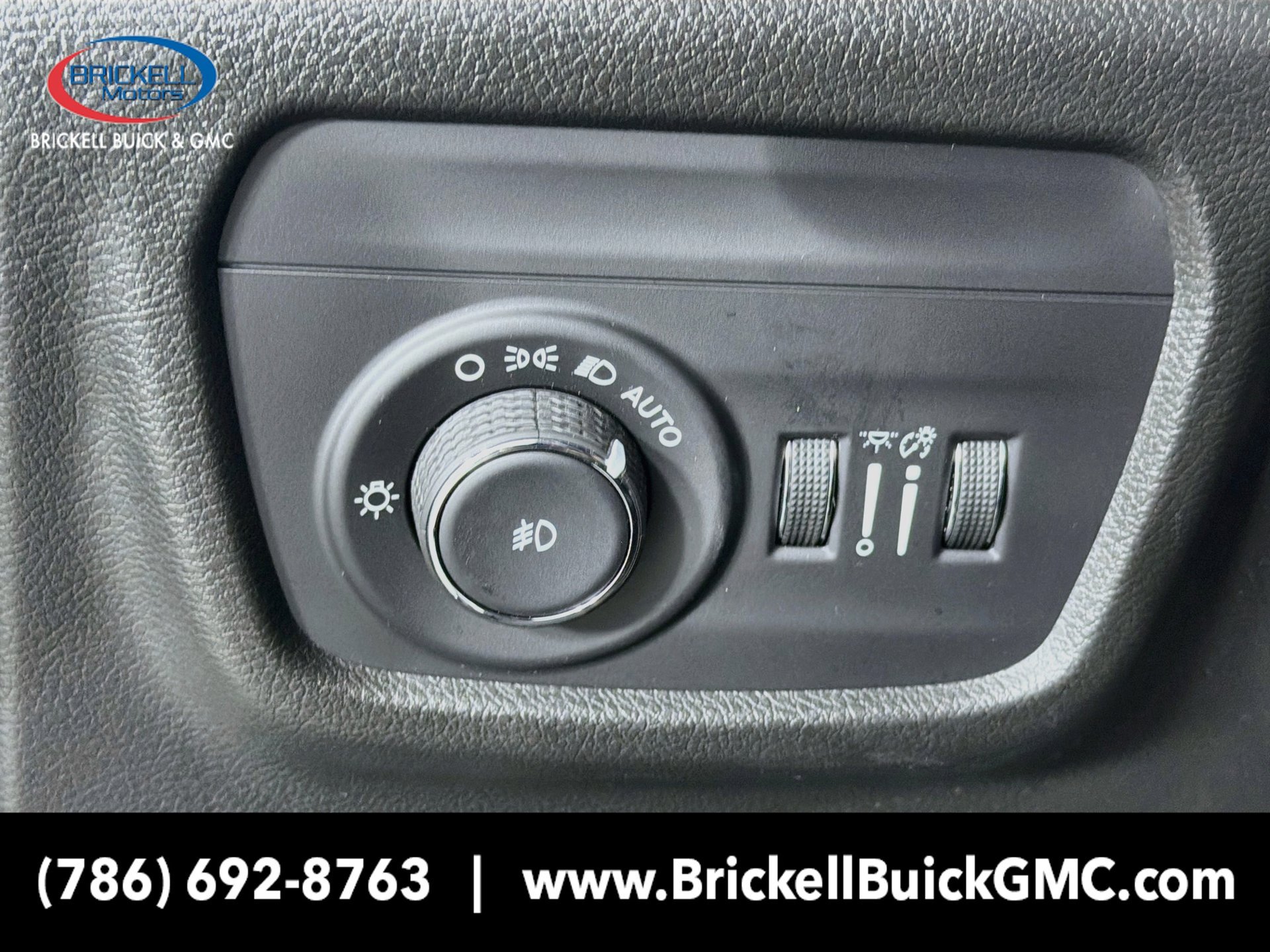 Used 2023 Jeep Grand Cherokee L Overland w/ Luxury Tech Group IV RWD image 39