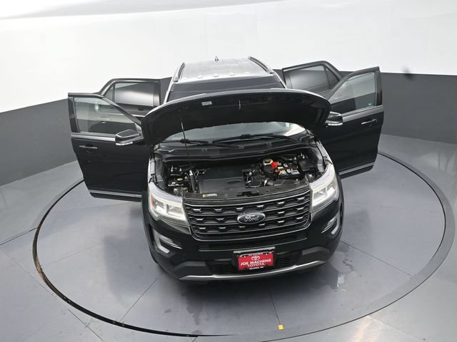 Used 2017 Ford Explorer XLT AWD/4WD image 42