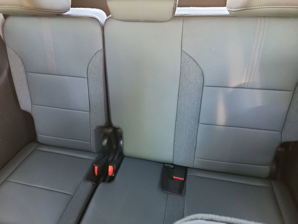 New 2026 GMC Acadia AT4 w/ Luxury Package AWD/4WD image 10