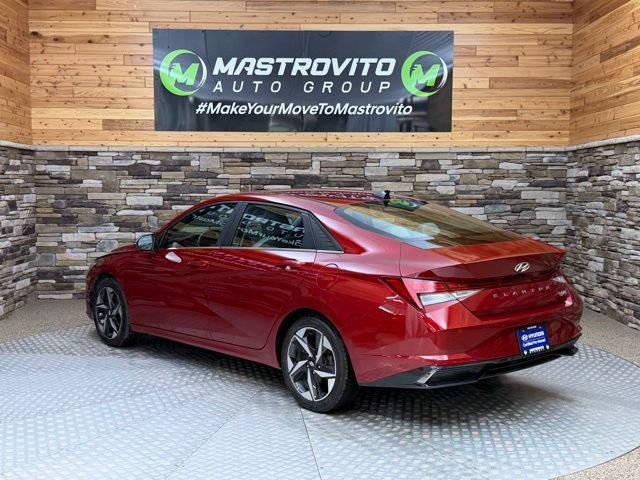 Used 2023 Hyundai Elantra Limited w/ Preferred Accessory Package FWD image 8