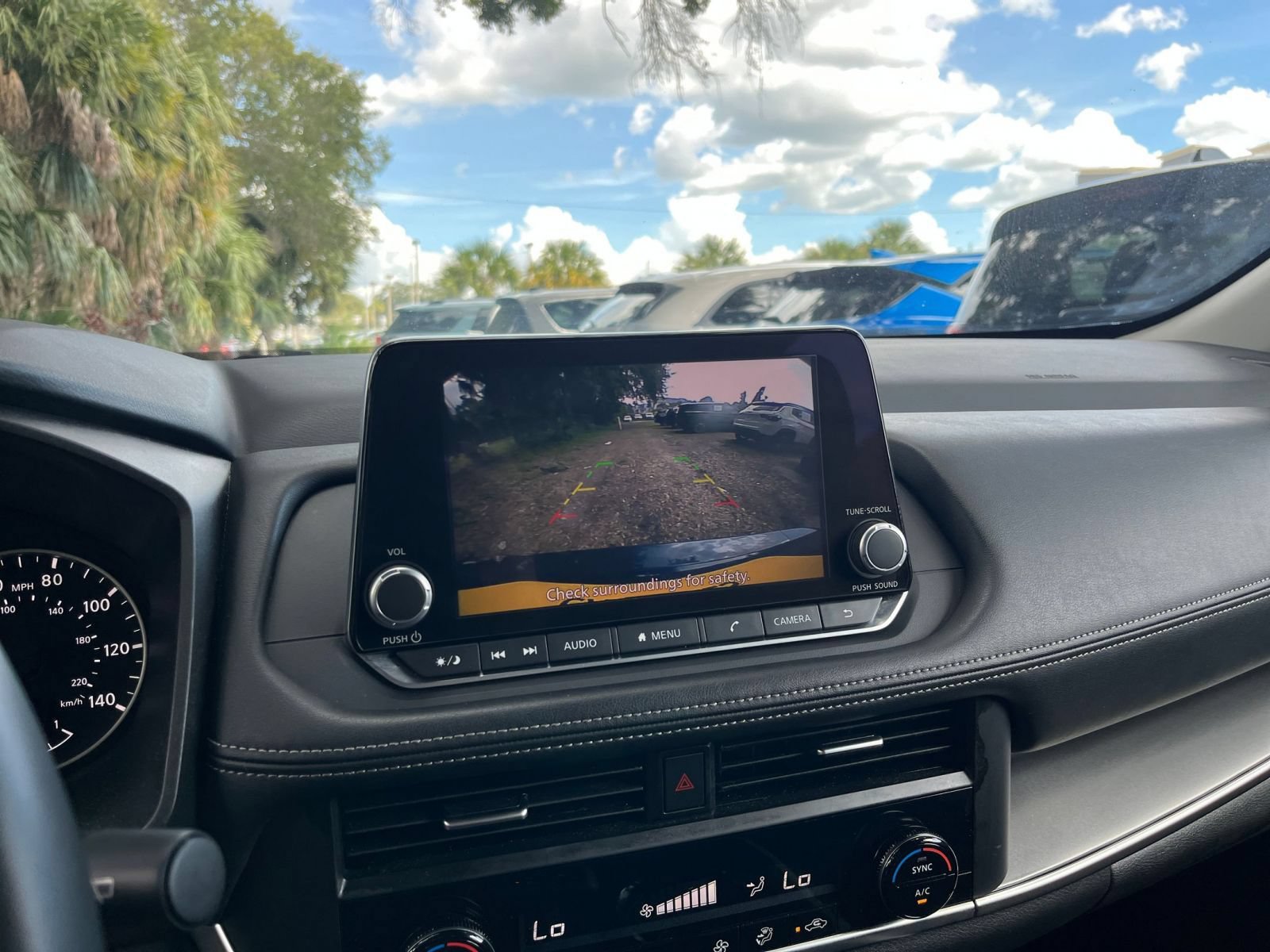 Used 2025 Nissan Rogue SV FWD image 25