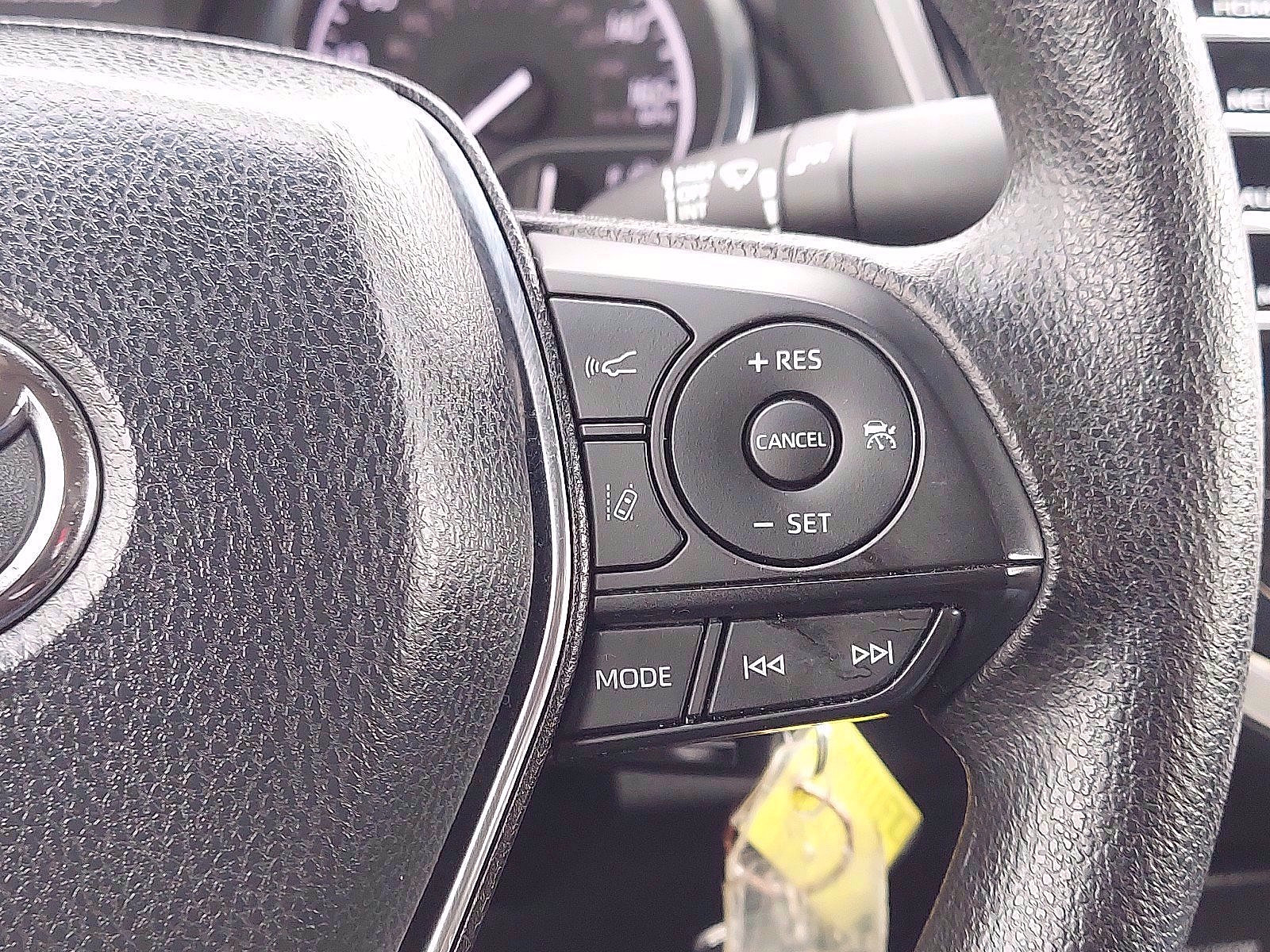 Certified 2019 Toyota Camry LE image 21